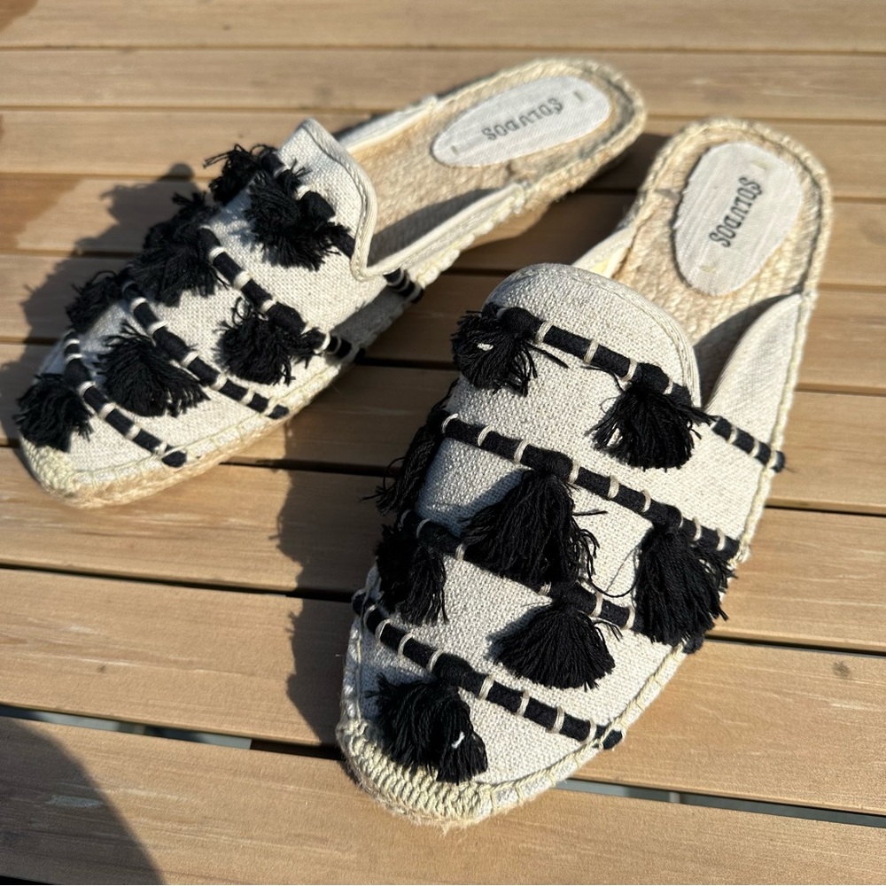 NWOT Soludos - Anthropology espadrille / mules with tessels black/cream size 10